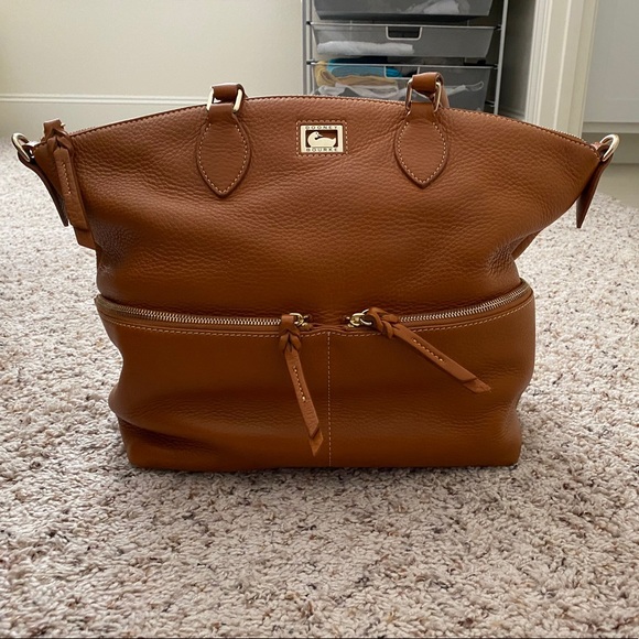 Dooney & Bourke Handbags - Like New Dooney & Bourke Top Handle Bag